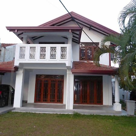 Diyon Airport Villa Negombo Exterior foto